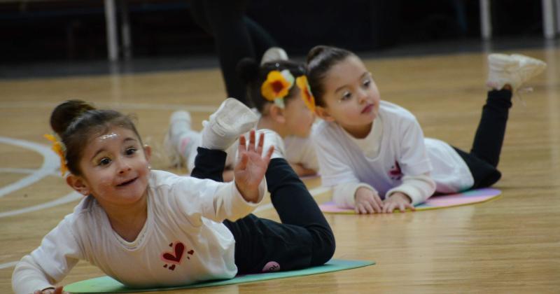 El Mini Gym un eacutexito con 40 coreografiacuteas