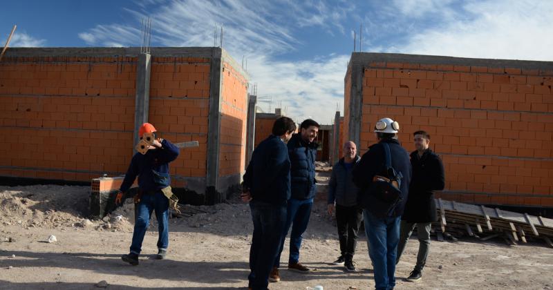 La obra del Instituto de Educacioacuten Fiacutesica presenta un grado de avance cercano al 30-en-porciento-