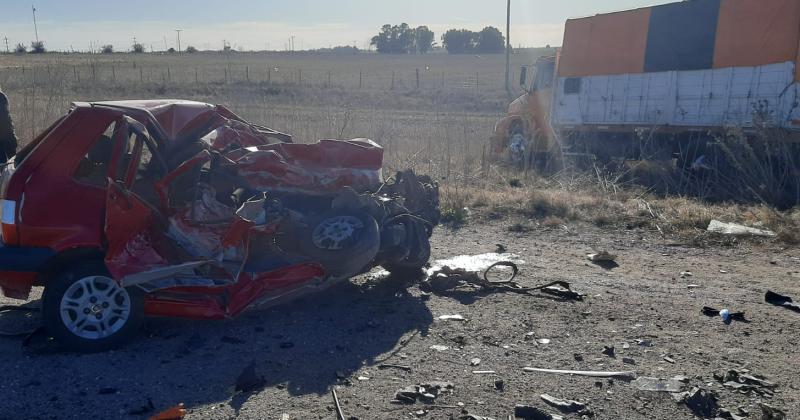 Una mujer fallecioacute tras chocar con un camioacuten en Ruta 226