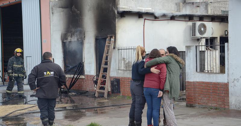 Llamado a la solidaridad para una familia que perdioacute todo en un incendio