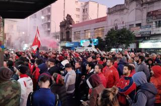 Arde Independiente- furia de los hinchas incidentes y suspensioacuten de partido