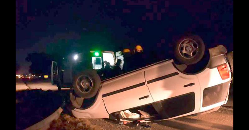 Una camioneta volcoacute en ruta 51- no hubo heridos