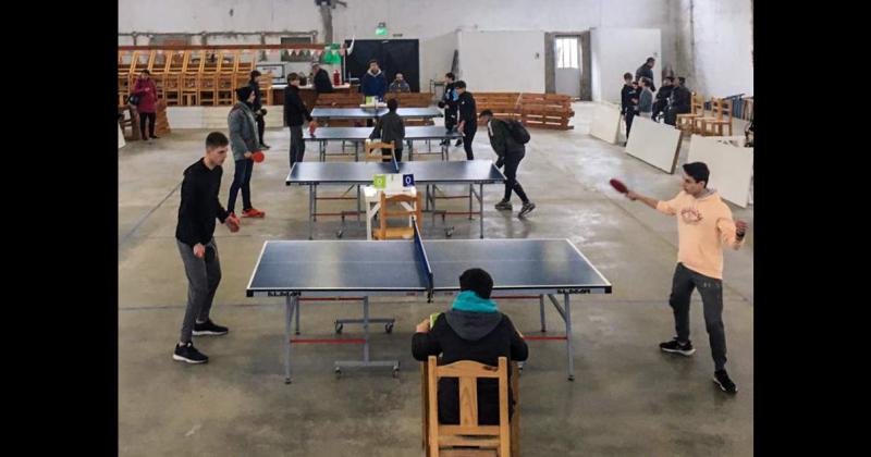 En Tenis de Mesa en Laprida se clasificaron a la final Provincial los lapridenses Inés Su�rez (Sub 16) Laureano Flores Freije (Sub 18) y Oscar Cajén (PCD)