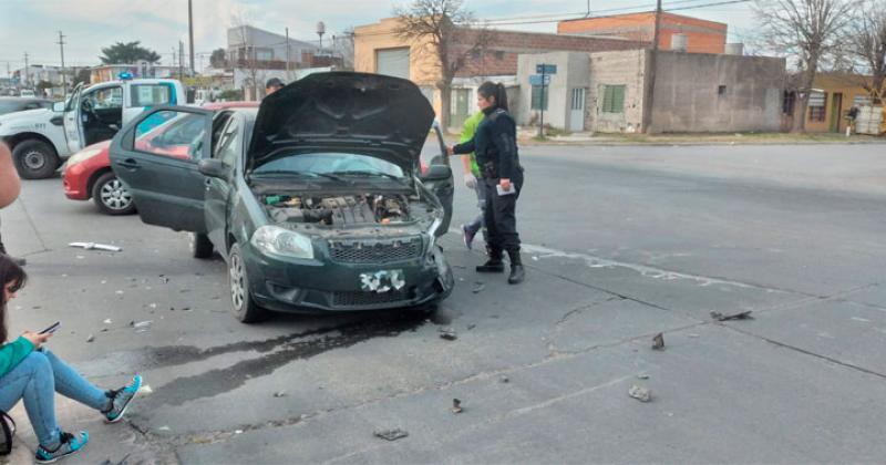 Tres personas derivadas al Hospital tras un accidente entre dos vehiacuteculos