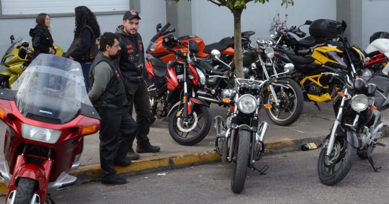 En un encuentro cargado de emotividad se hizo un Motoasado en el club Mariano Moreno