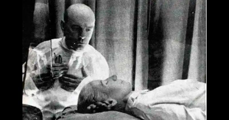 La historia detraacutes del embalsamamiento del cadaacutever de Eva Peroacuten