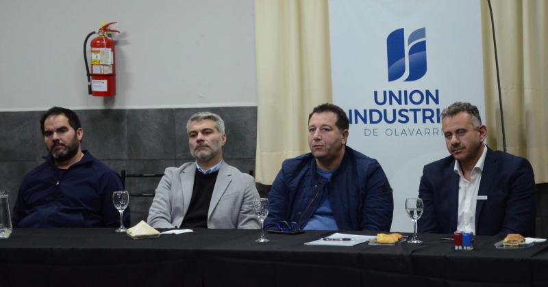 Pymes de Olavarriacutea participaron del encuentro de industriales 