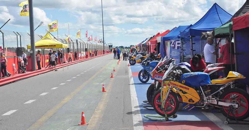 Un motocilista con heridas graves tras un accidente en el AMCO