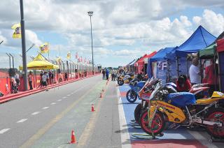 Un motocilista con heridas graves tras un accidente en el AMCO