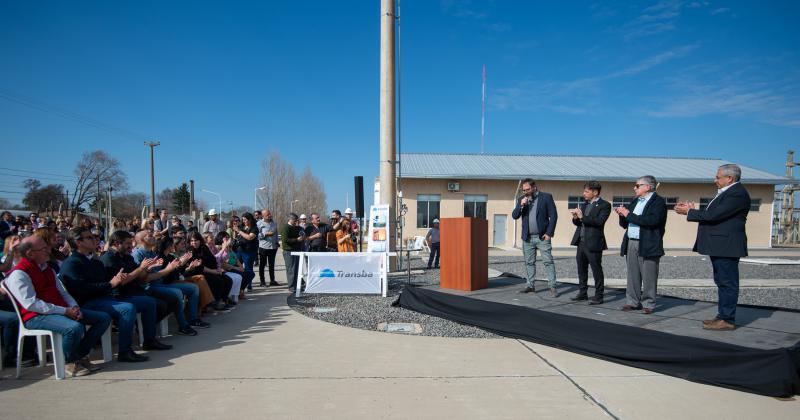 Kicillof inauguroacute la obra energeacutetica que une Pehuajoacute y General Villegas