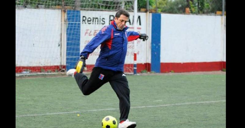 Sergio Massa en la cancha Arranca por la derecha