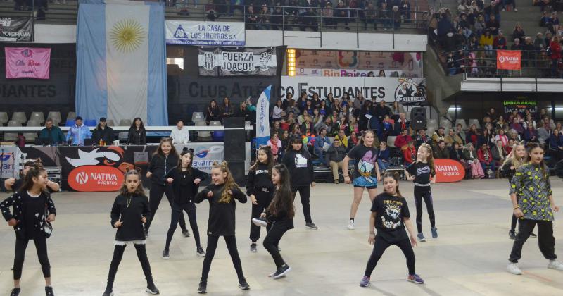 Ola Rosa- Ver el gimnasio colmado de gente nos llenoacute el corazoacuten