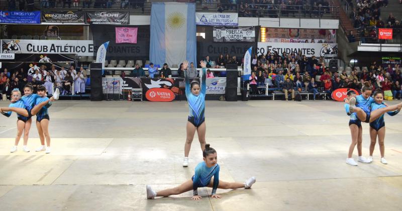 Ola Rosa- Ver el gimnasio colmado de gente nos llenoacute el corazoacuten