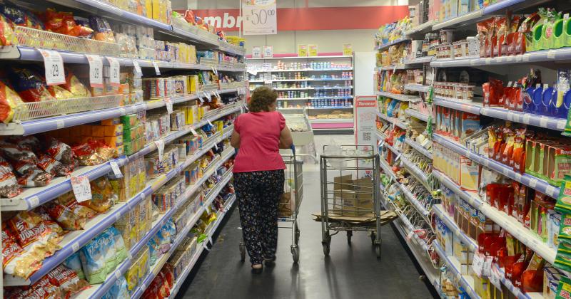 La inflacioacuten general de julio fue del 74-en-porciento- y los alimentos subieron 6-en-porciento-