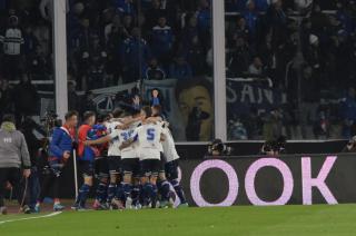 Vélez ganó en Córdoba y avanzó en la Copa Libertadores