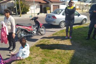 Una nintildea de 7 antildeos con golpes tras un choque entre un auto y una moto