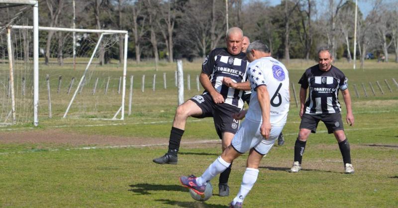 Racing venció a Estudiantes en su partido en 56