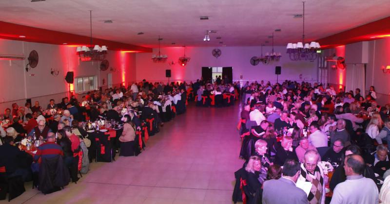 Bomberos Voluntarios- la primera edicioacuten de la cena y baile fue un eacutexito