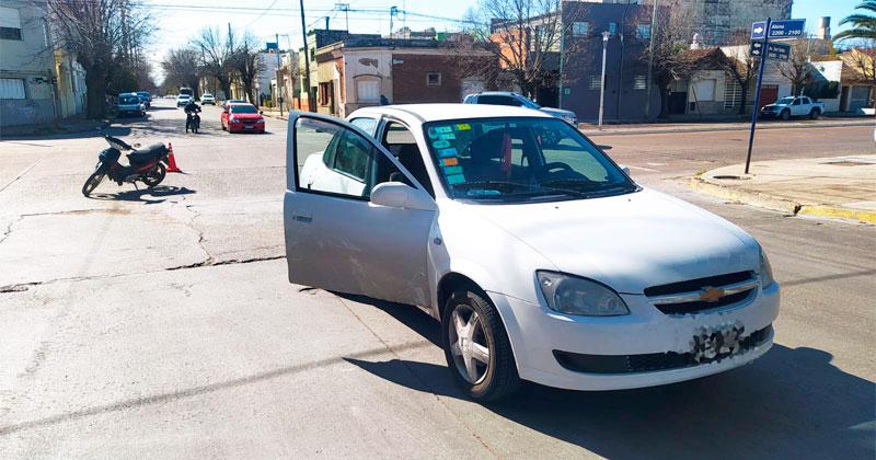 Una motociclista derivada al Hospital tras un choque en San Vicente