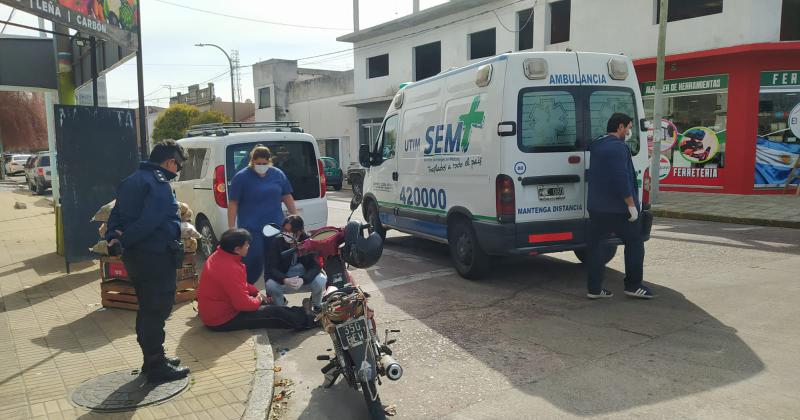 Un motociclista herido tras chocar con un utilitario