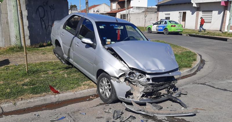 Violento choque sin heridos- tres autos involucrados