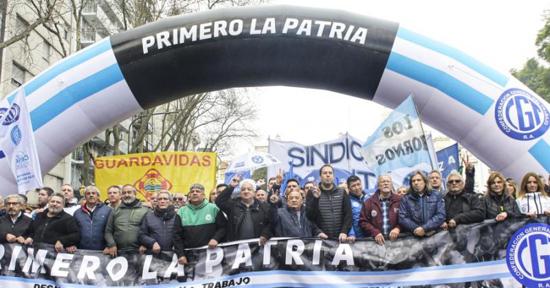 Marcha de la CGT y CTA- pidieron dureza contra los formadores de precios