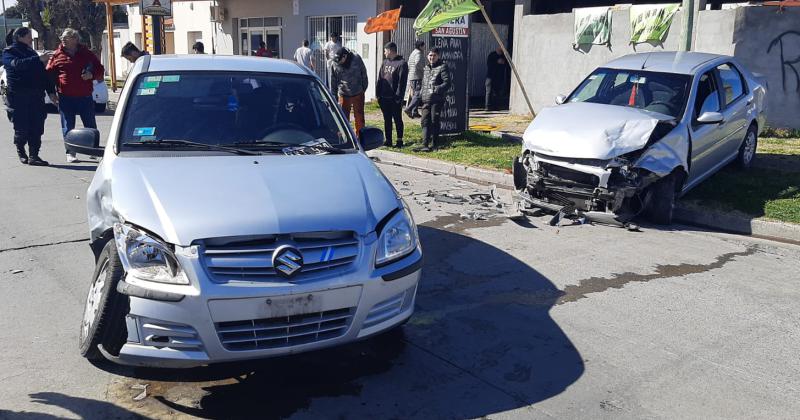 Violento choque sin heridos- tres autos involucrados