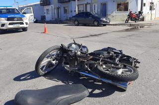 Un motociclista fue trasladado al Hospital tras un choque