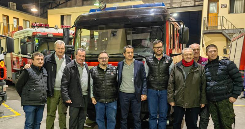 Cementos Avellaneda financioacute la compra de una nueva unidad de Bomberos