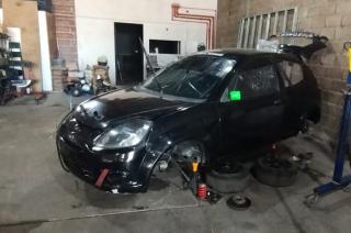 Tareas de acondicionamiento y actualización tiene hoy el Ford Ka en el taller de Traina