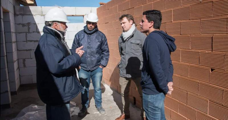 Continuacutean las obras de las viviendas del barrio Educadores con un avance del 25-en-porciento- 