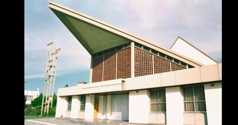 El frente del templo San Francisco de la ciudad de Olavarría (ubicado en Ayacucho 2850) a mediados de la década de 1990