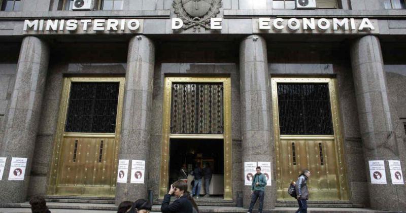 Presupuesto- el Gobierno recortoacute el gasto en 128000 millones