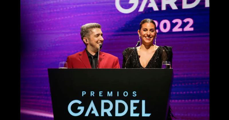 Jey Mammon y Eleonora La Beba Pérez Caressi fueron los conductores de la ceremonia