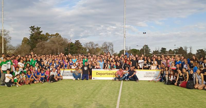 Un gran número de jóvenes se acercó al Club Estudiantes