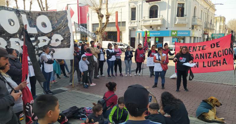 La Unidad Piquetera realizoacute una nueva manifestacioacuten en la Plaza Central