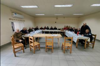 Bomberos de Olavarriacutea participaron de una reunioacuten regional en Gral Alvear