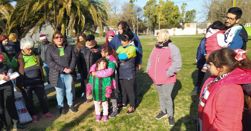 Defendemos nuestra plaza los vecinos del barrio Los Robles se manifestaron