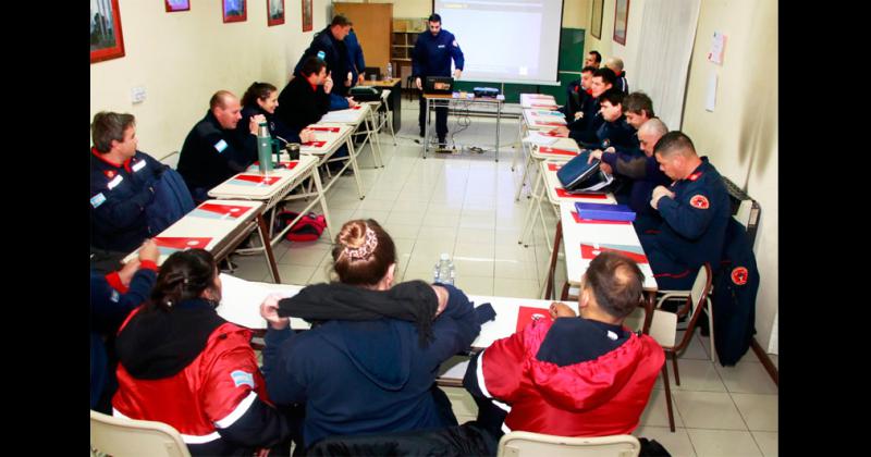 Bomberos de Olavarriacutea es sede de una capacitacioacuten regional