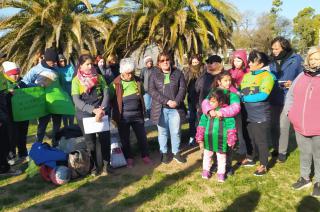 Defendemos nuestra plaza los vecinos del barrio Los Robles se manifestaron