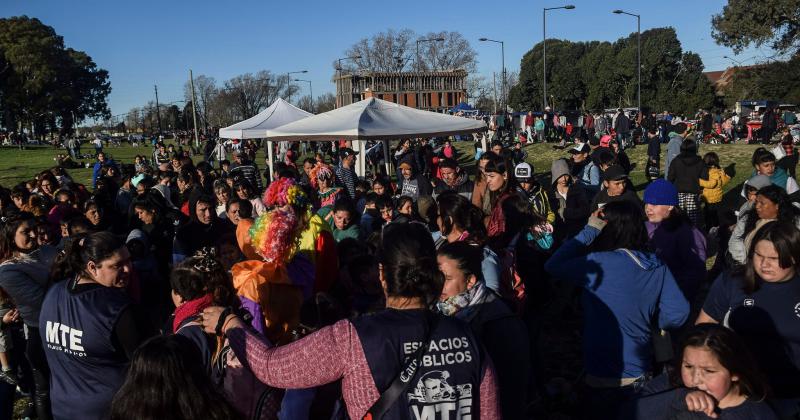 Festejo del Diacutea de las Infancias en la Feria de la Economiacutea Popular