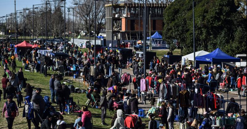 Festejo del Diacutea de las Infancias en la Feria de la Economiacutea Popular