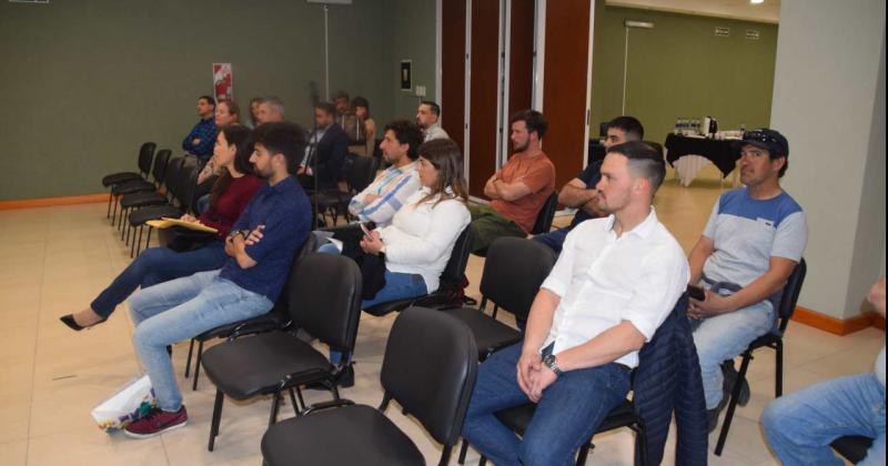 Se entregaron las credenciales a los nuevos matriculados del Colegio de Ingenieros