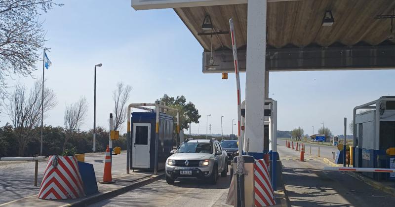 El peaje de Hinojo mantiene las barreras levantadas en un paro por tiempo indeterminado