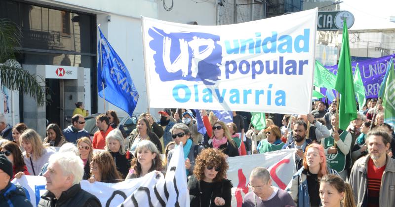 Galeriacutea de fotos de la marcha en Olavarriacutea