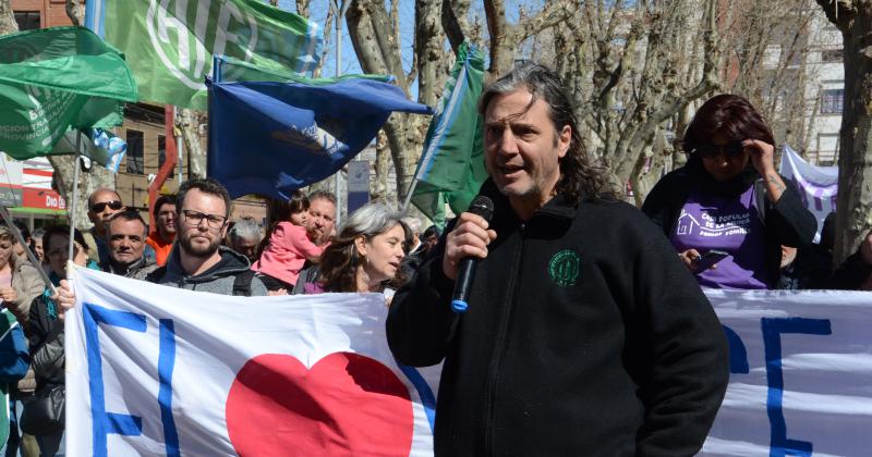 A microacutefono abierto expresaron el apoyo a Cristina en la ciudad 