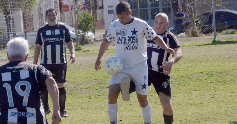 Hubo duelos en tres categorías Estudiantes venció a Racing en 56