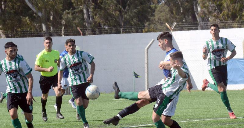 Hinojo ganó en un partido con muchos goles