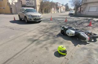 Un motociclista resultoacute herido tras un choque