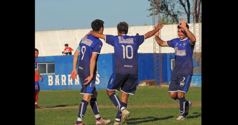 Barracas le ganó 2 a 0 a Lil�n y es uno de los líderes del campeonato